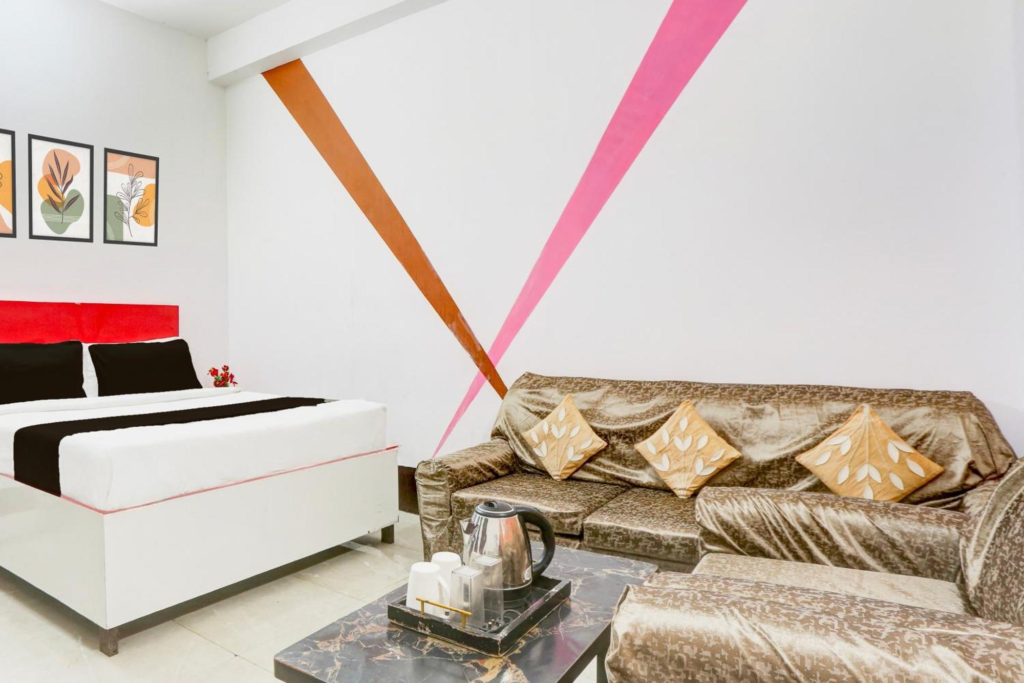 Hotel O Golden In Residency New Delhi