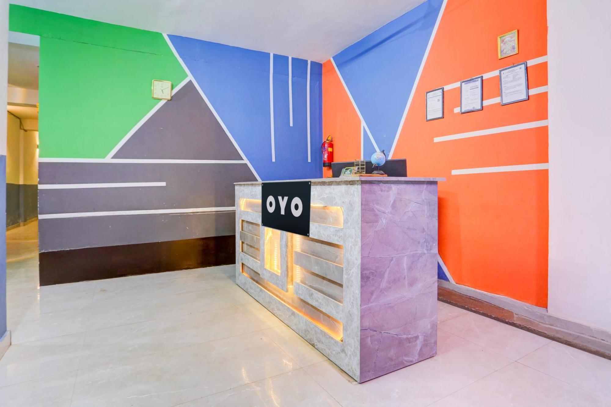 Hotel O Golden In Residency New Delhi